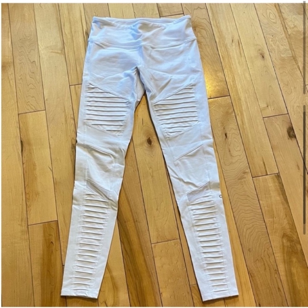 ALO Yoga Moto Leggings white size small - Picture 5 of 9